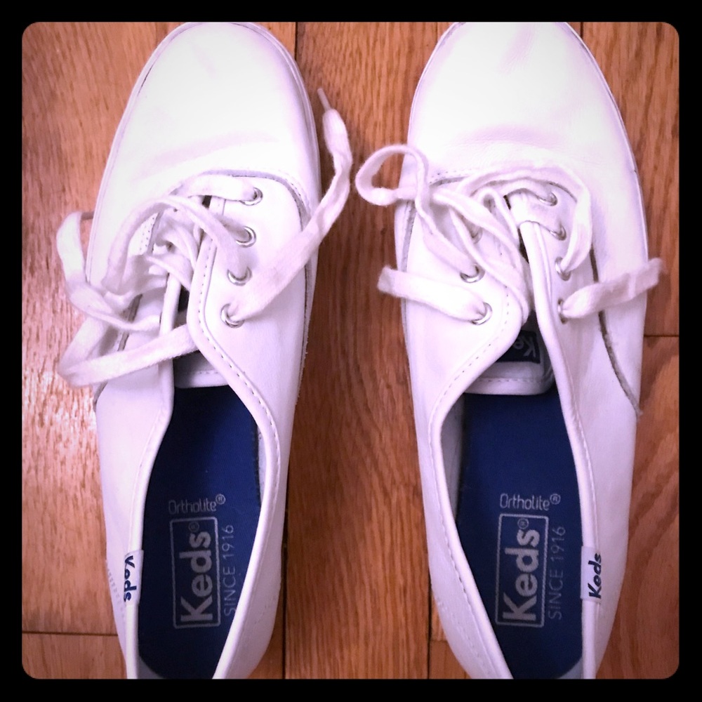 Keds Leather sneaker size 6